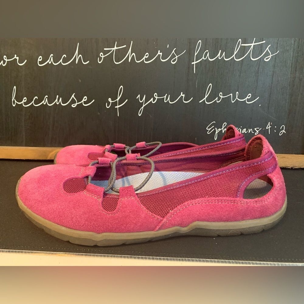 Lands End pink suede slip on size 8.5‎